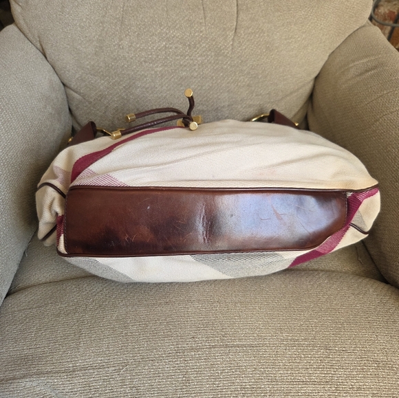 Burberry Bag - Picture 5 of 16